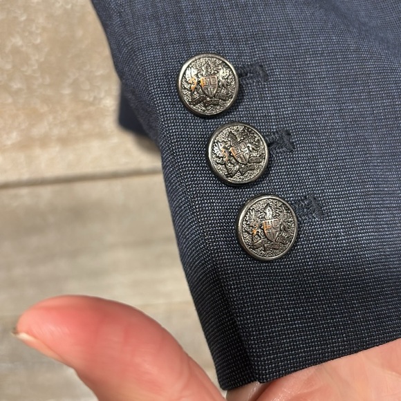 Banana Republic Navy 2 Button Wool Blazer size 8 petite - Picture 5 of 12